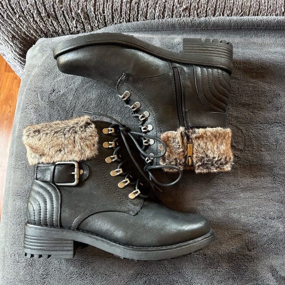 torrid Shoes - Torrid Size 9W Black Booties, Fur Lined Tops, New, Never Worn